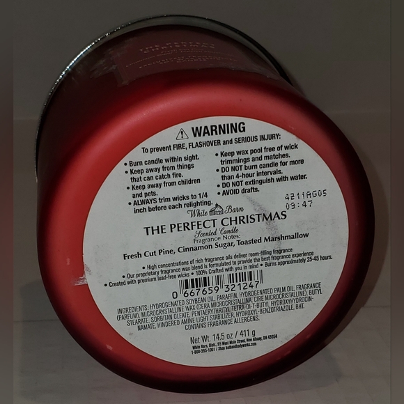 White Barn The Perfect Christmas 14.5 oz 3 wick candle - Picture 4 of 7